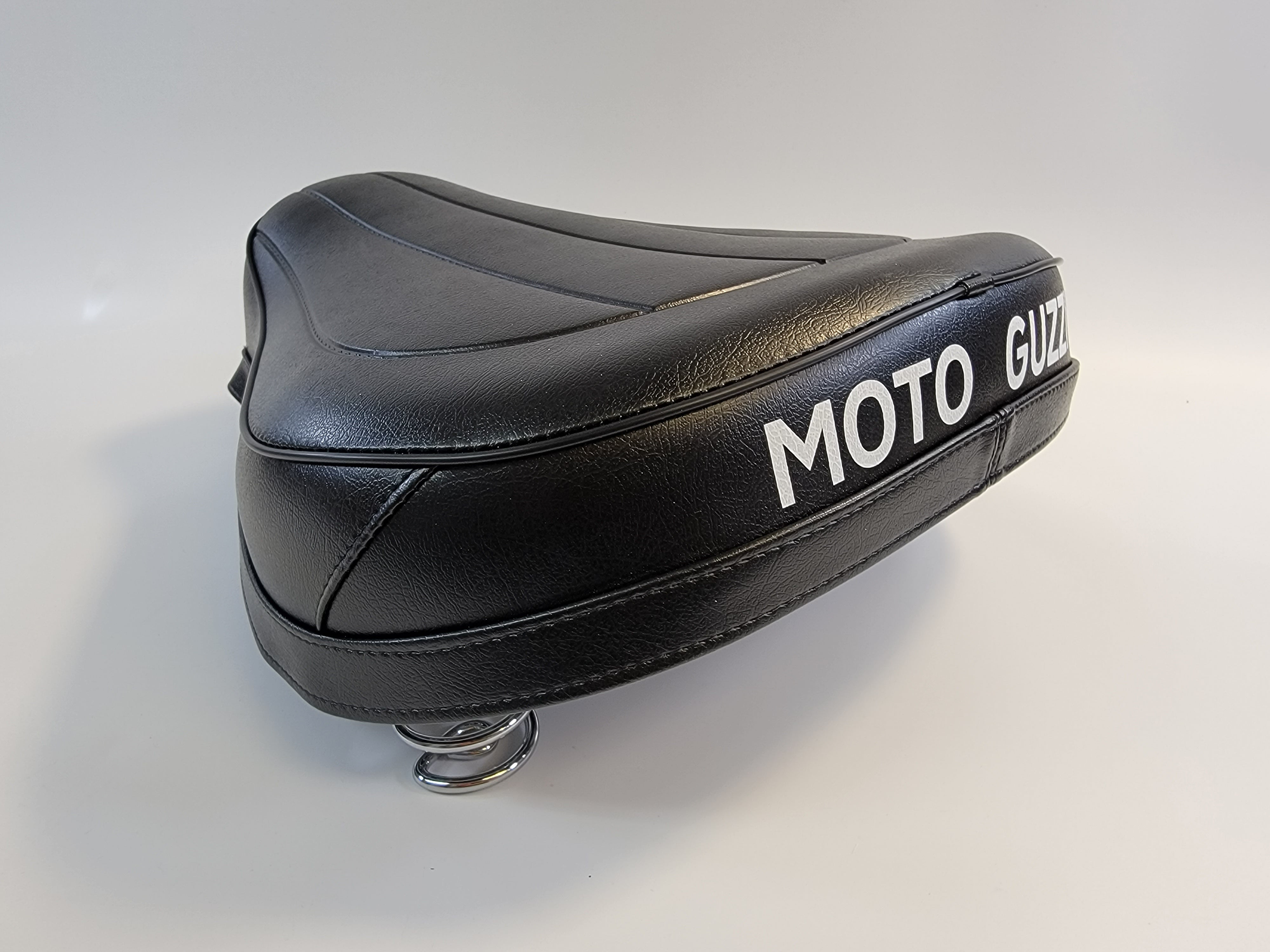 Moto Guzzi Solo Seat V700 Eldorado Ambassador - Made in Italy – Crusty Cycle