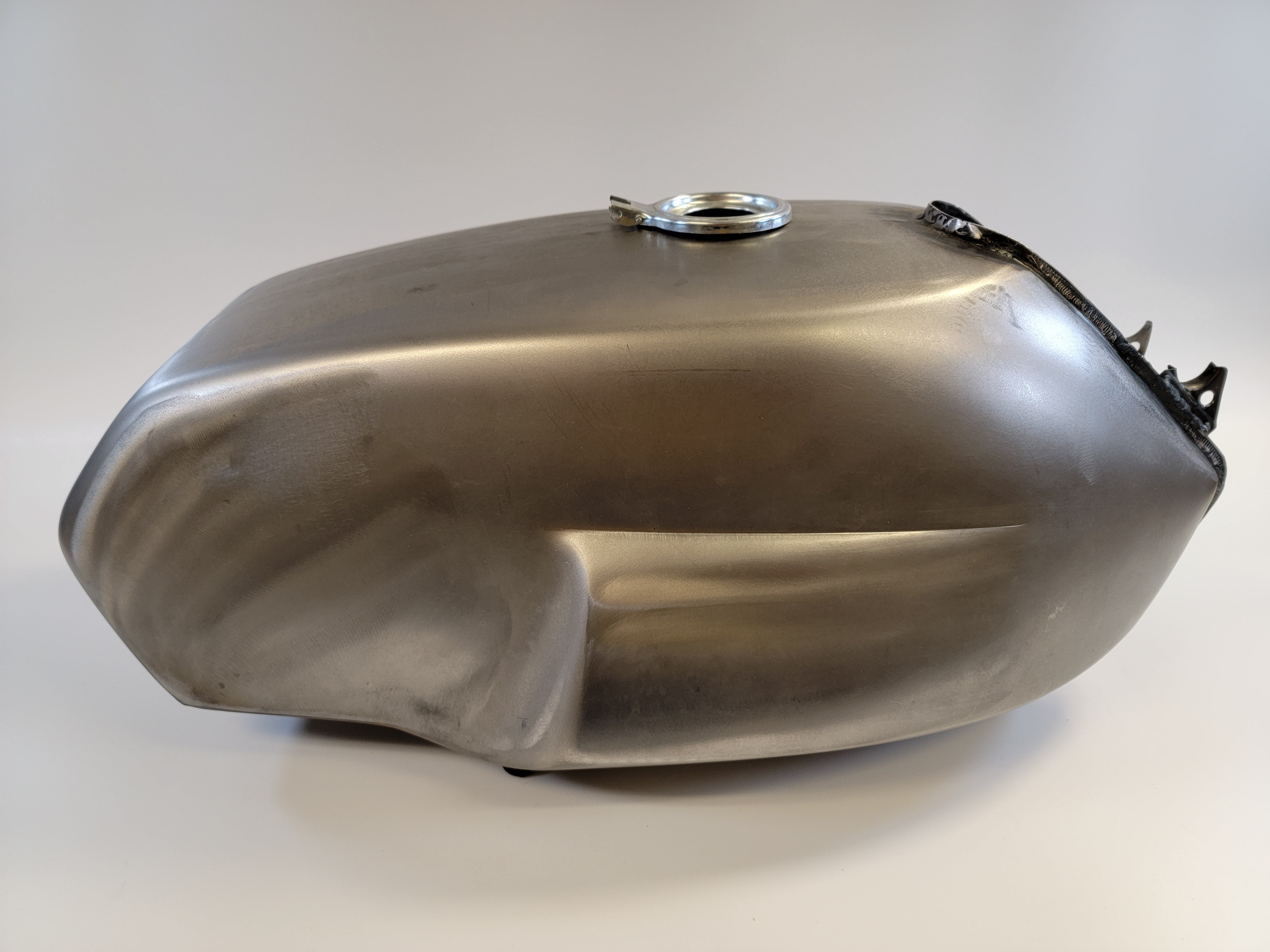 Moto guzzi 2024 gas tank